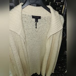 St john WOMENS SWEATER CARDIGAN!💛🤍